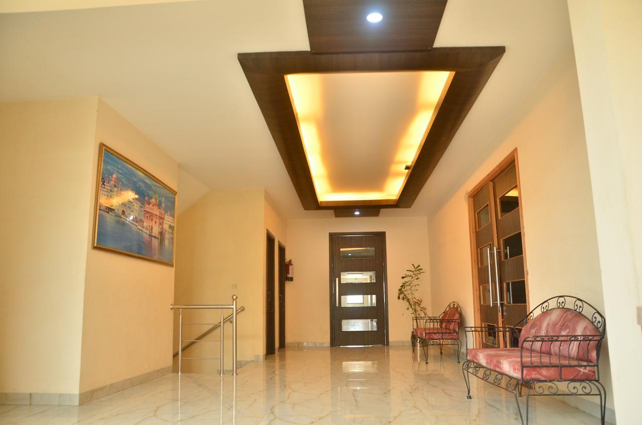 Hotel Milan Palace Amritsar Zewnętrze zdjęcie