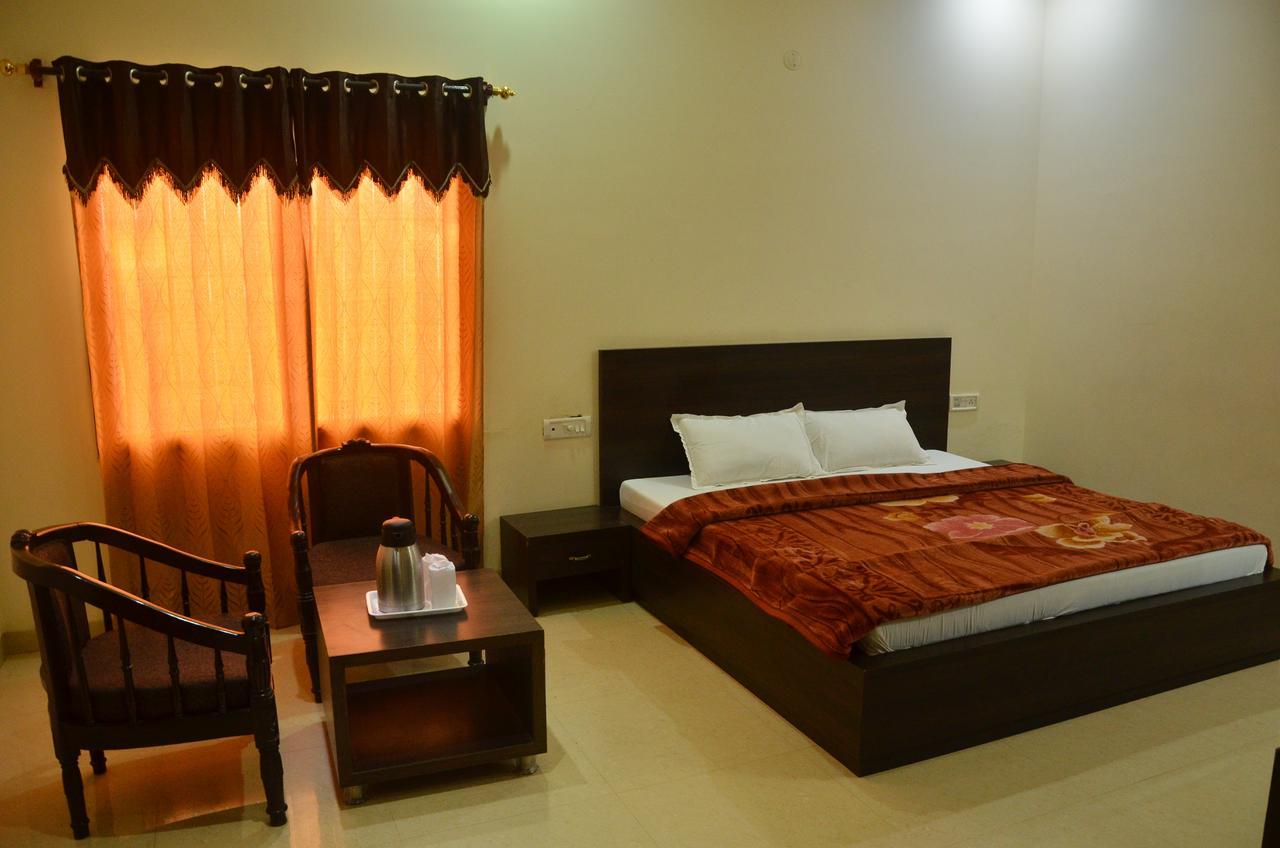 Hotel Milan Palace Amritsar Zewnętrze zdjęcie